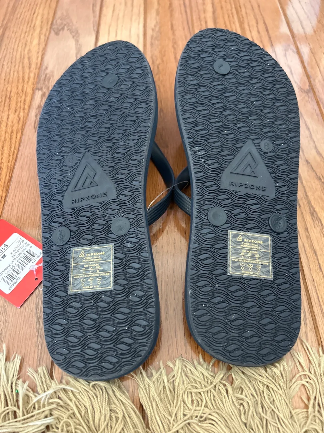 RIPZONE Women's Flip Flops Size 8 Dark BlueFloral image indicator(2)