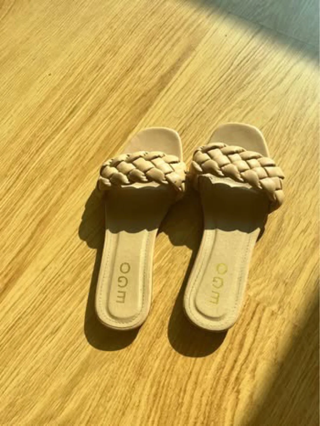 Woven Beige Slides image indicator(3)