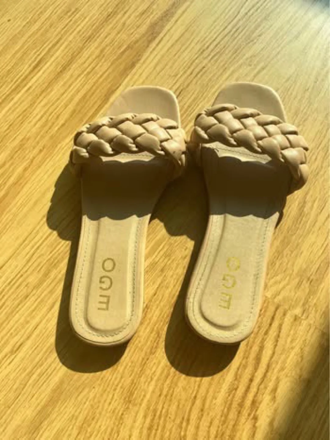 Woven Beige Slides image indicator(2)