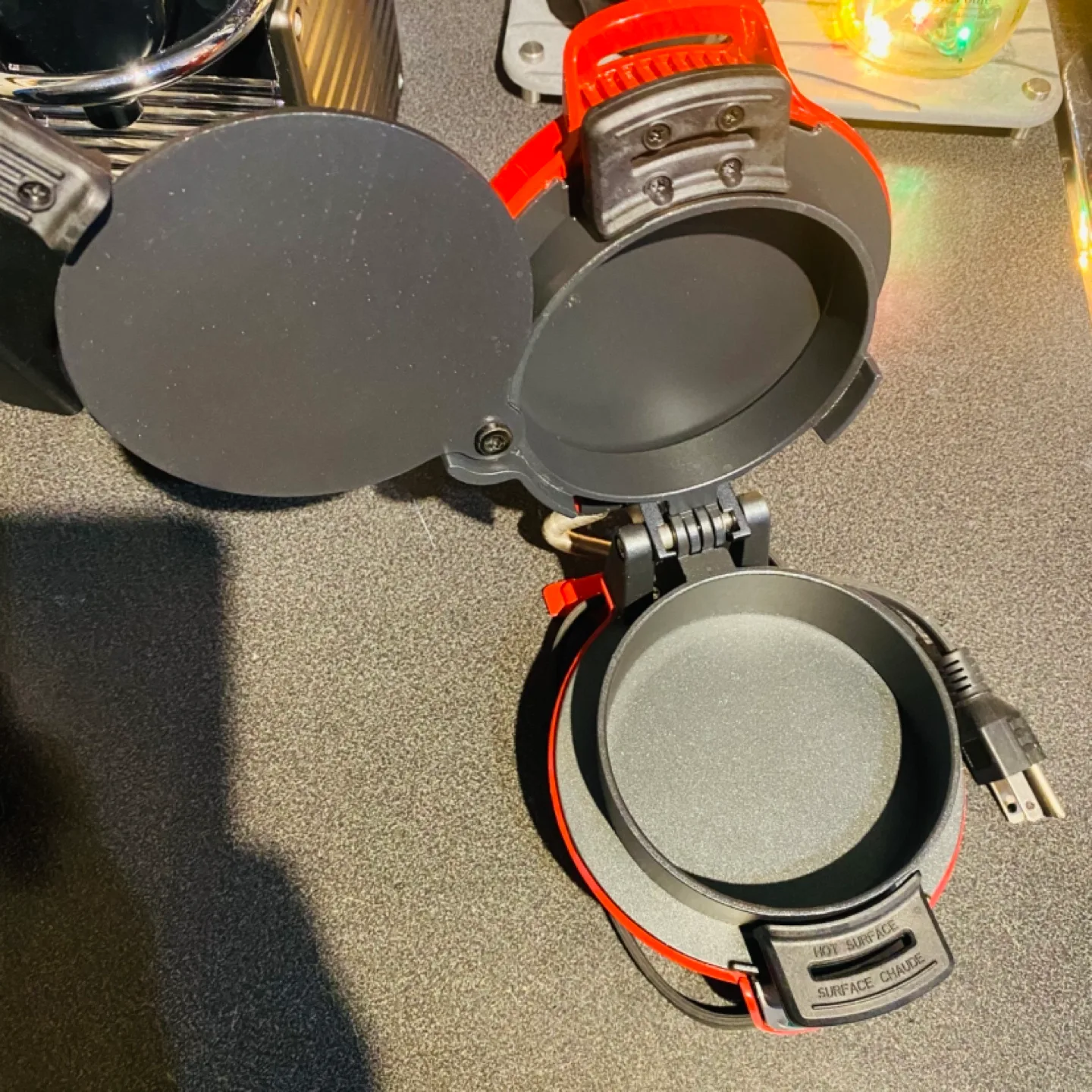 Hamilton Beach Breakfast Sandwich Maker - Red image indicator(8)