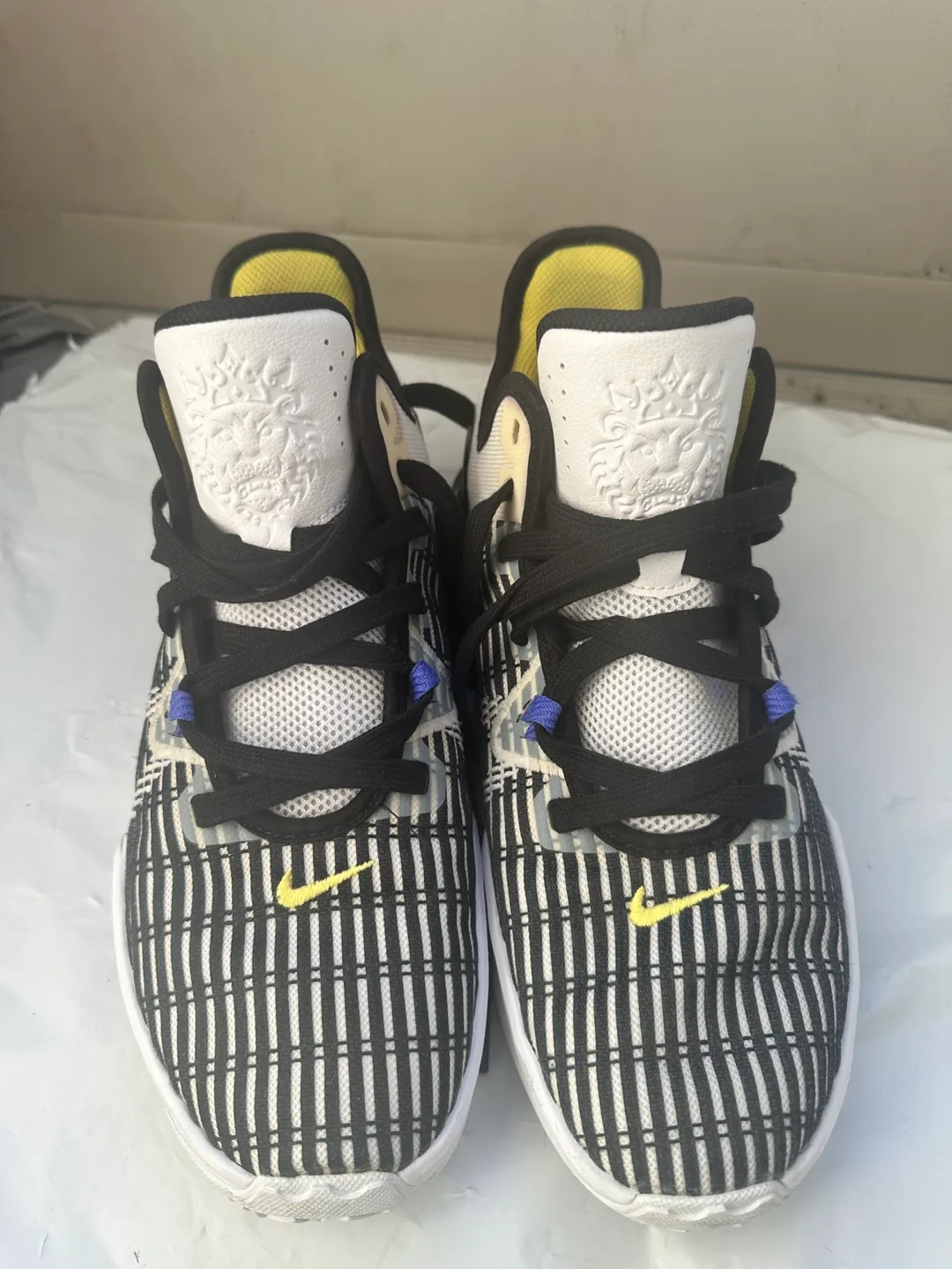 Nike LeBron Witness 6 Basketball Shoes - Size US 10 image indicator(6)