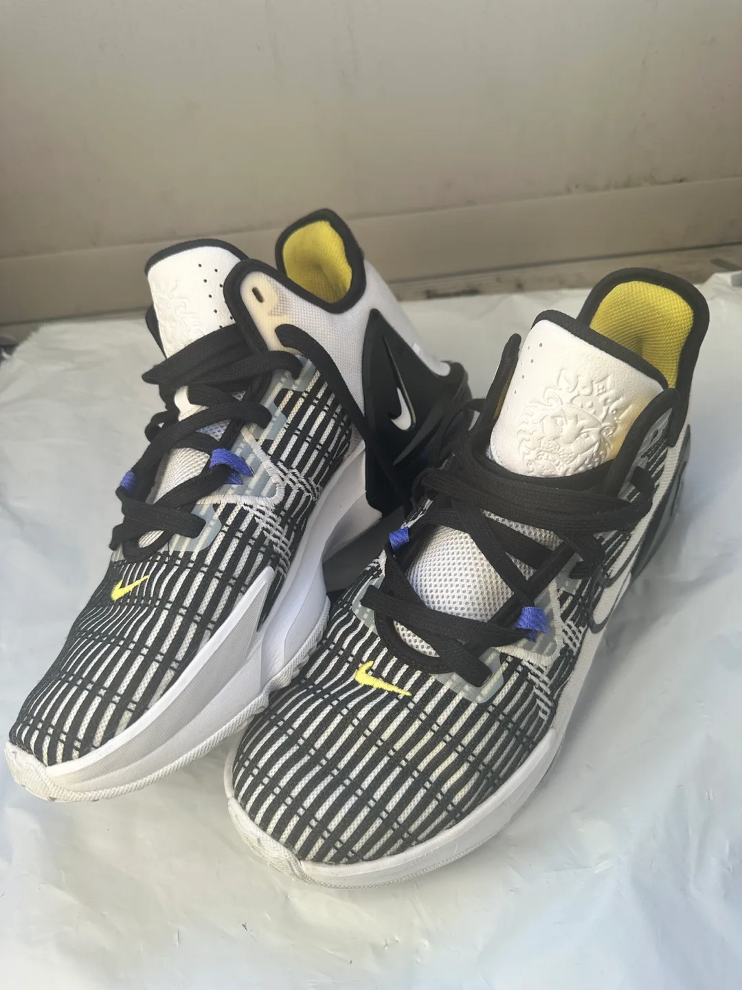 Nike LeBron Witness 6 Basketball Shoes - Size US 10 image indicator(8)