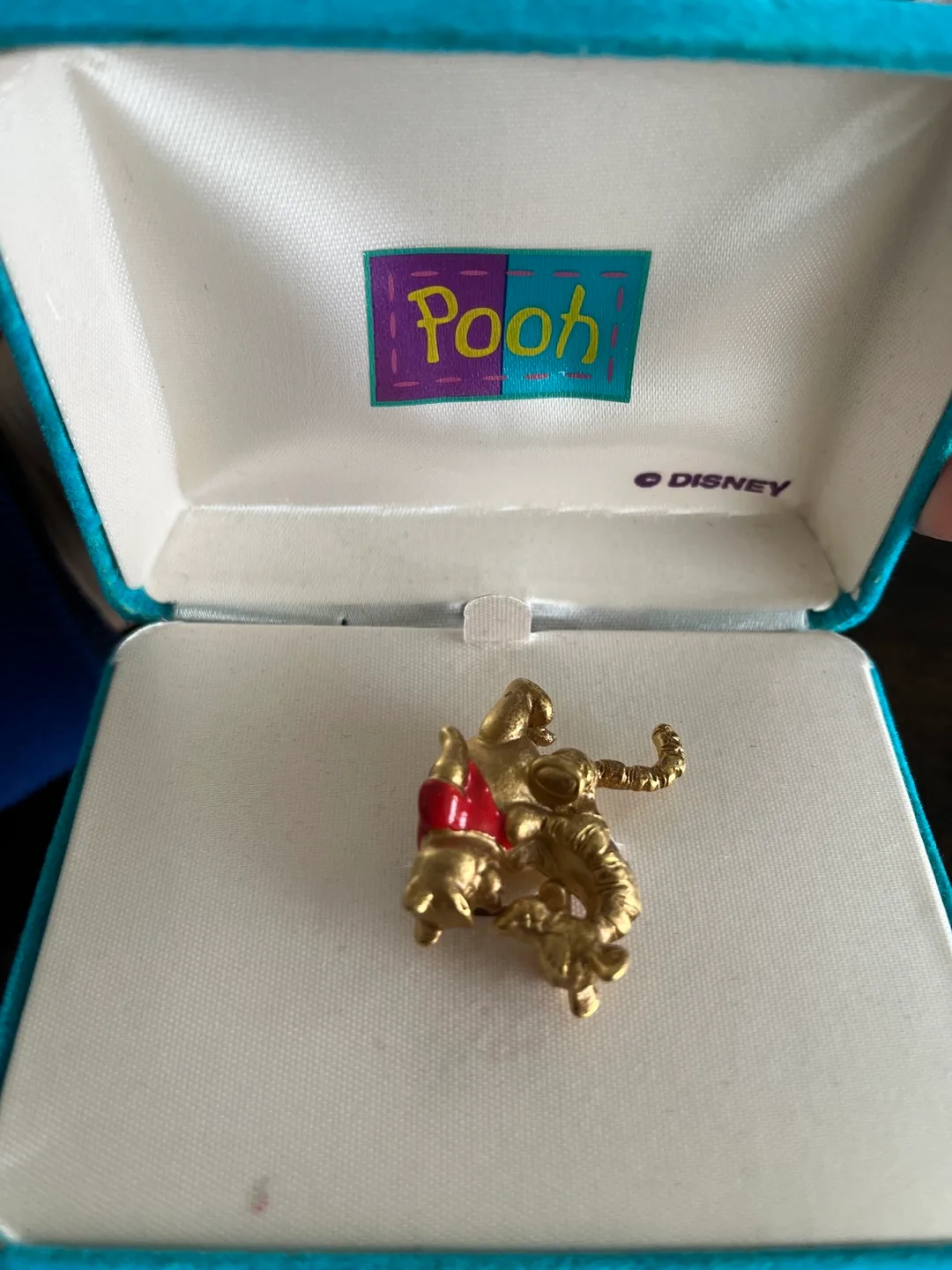 Vintage Disney Winnie the Pooh and Tigger Pin image indicator(2)