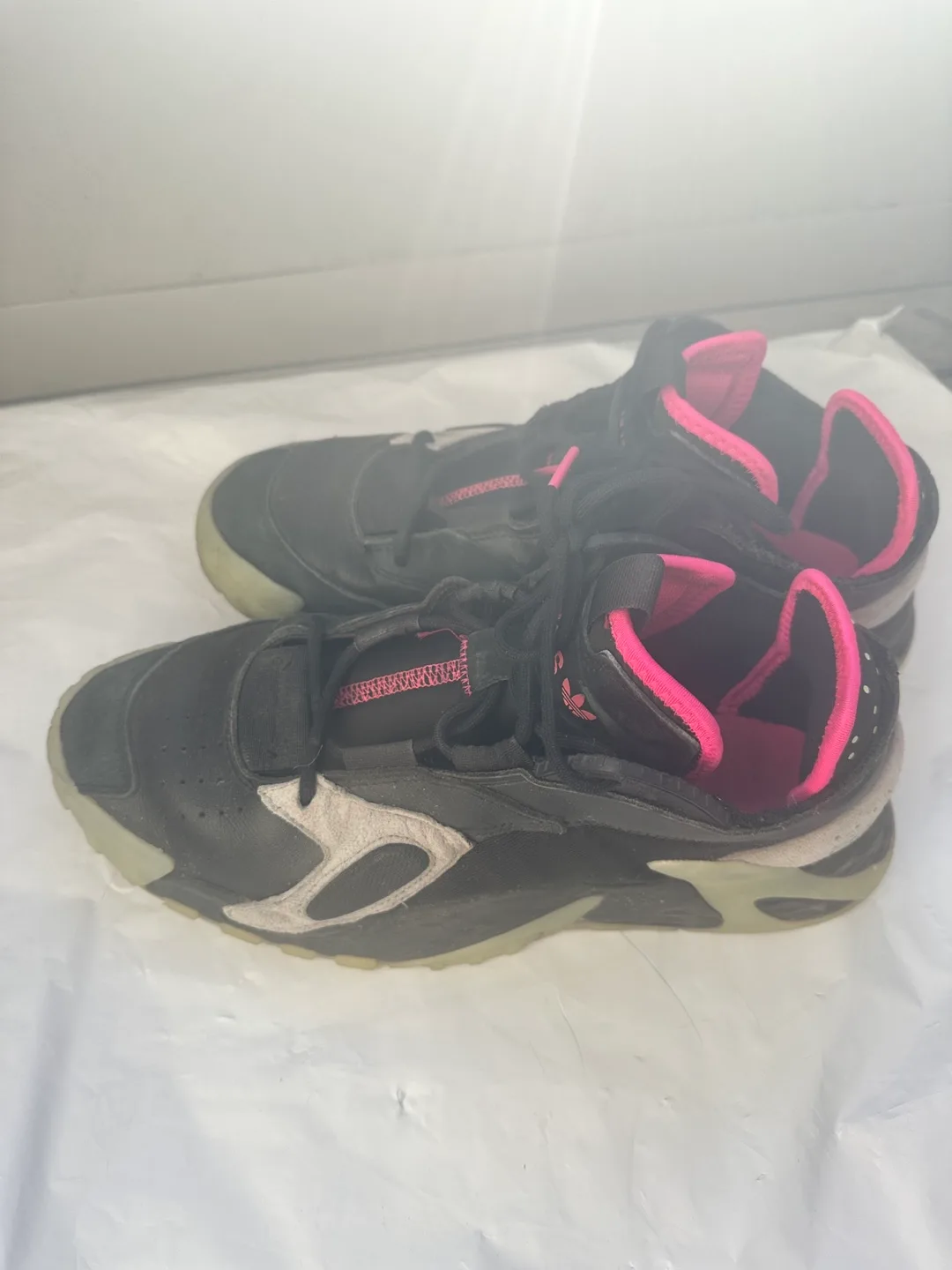 Adidas Mens Black and Pink Sneakers image indicator(3)