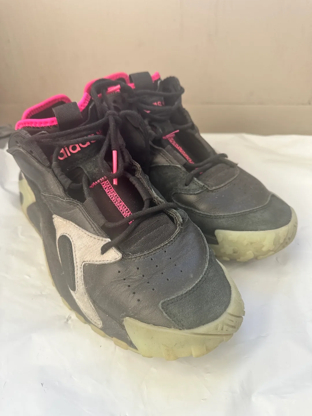 Adidas Mens Black and Pink Sneakers image indicator(7)