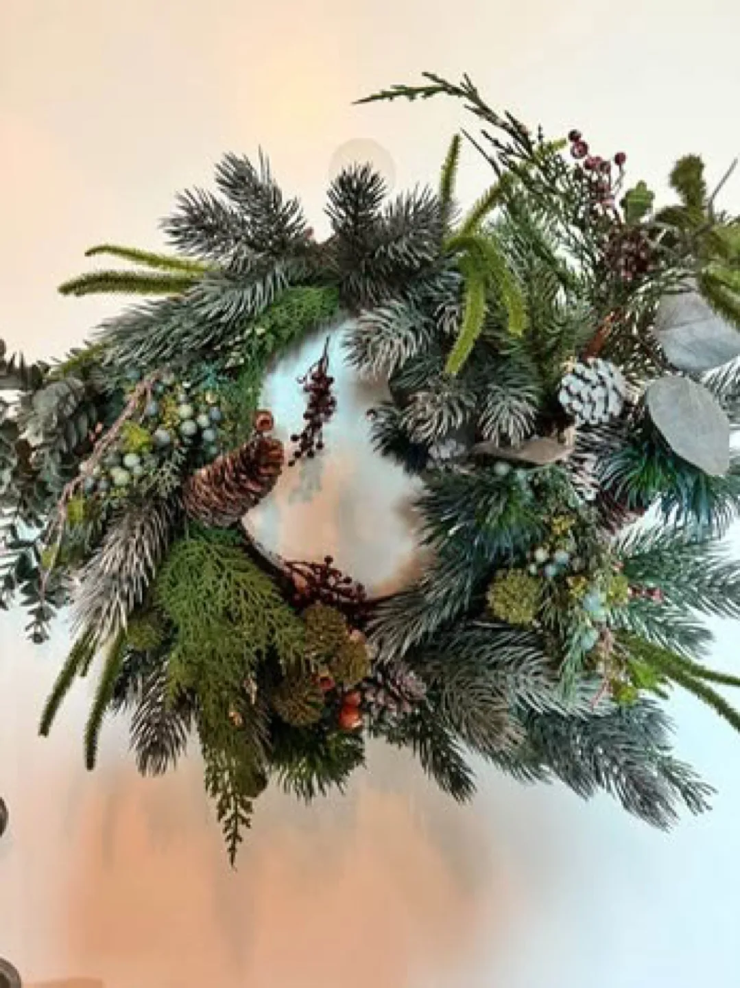 Beautiful Christmas Wreath thumbnail
