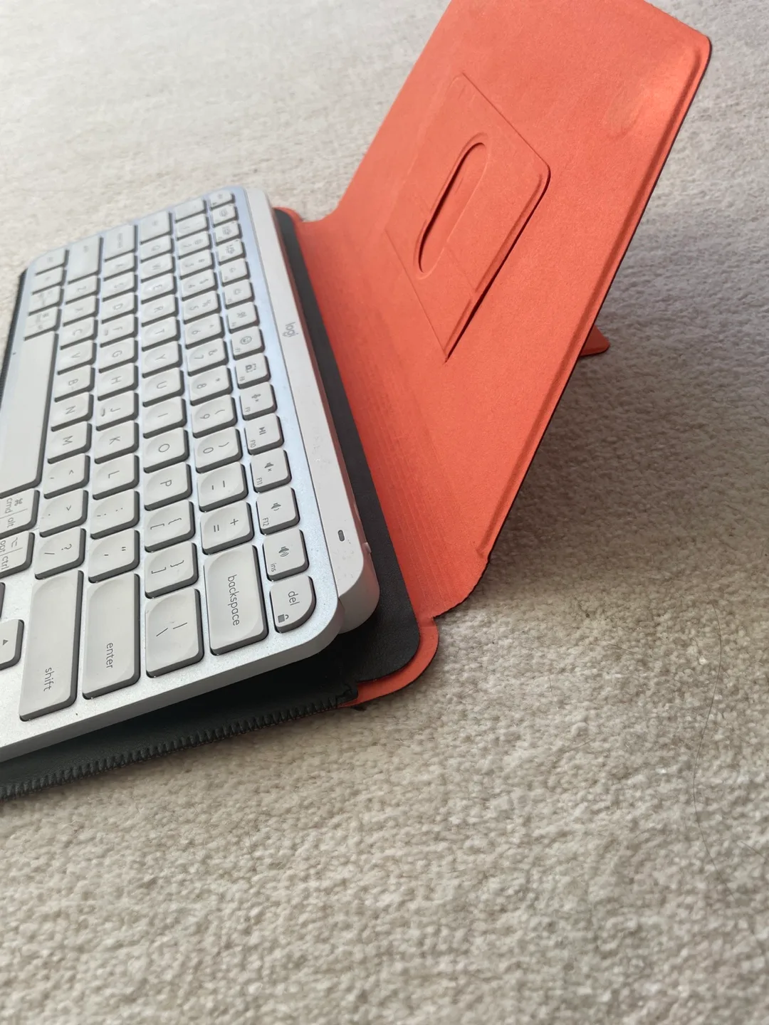 🧡Multipurpose portable bluetooth keyboard case - black/orange image indicator(3)
