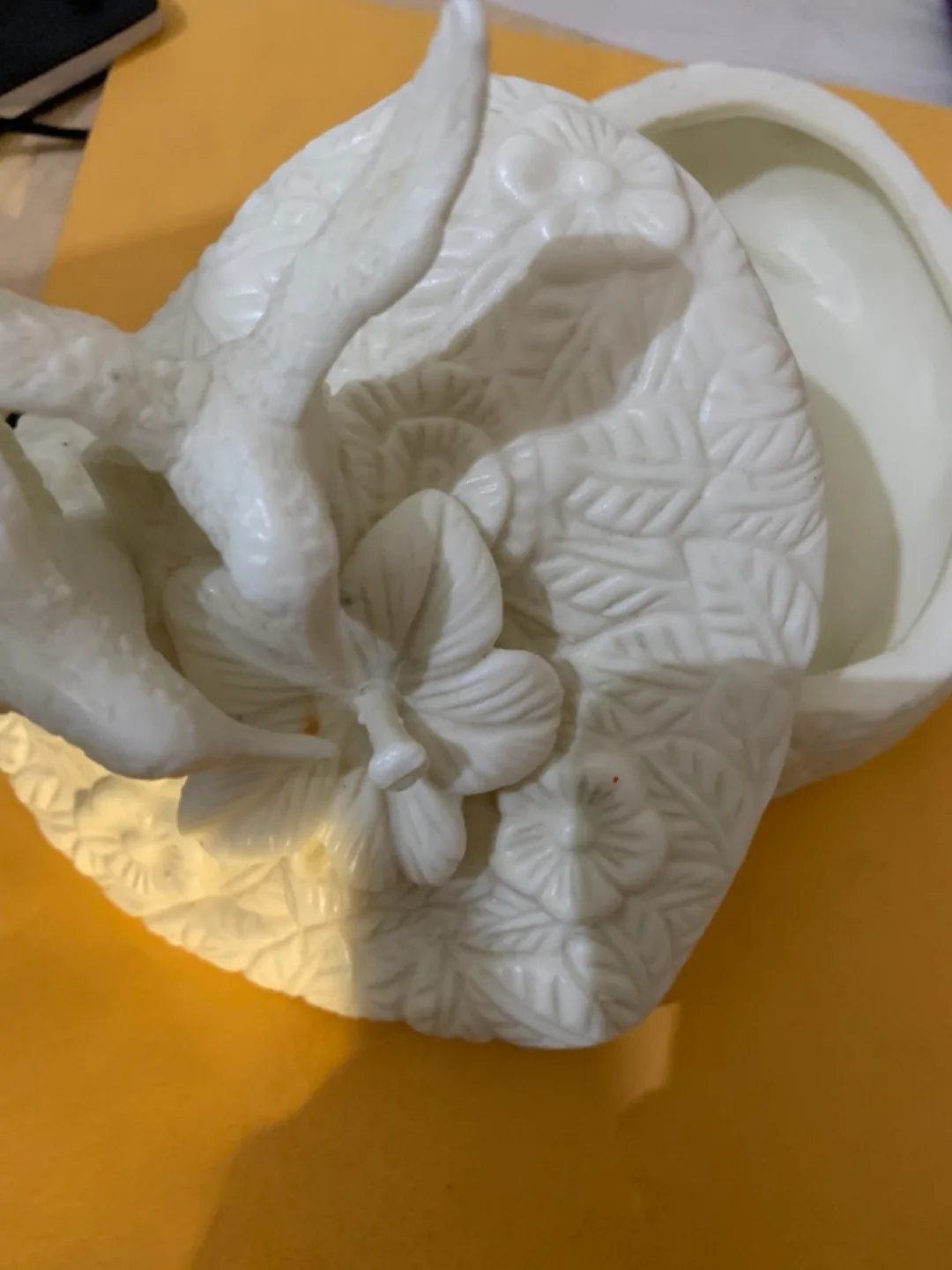 White Hummingbird Trinket Box image indicator(4)