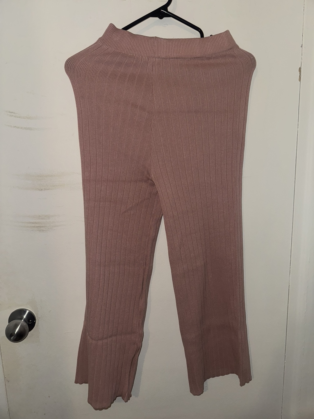 Knitted Two-Piece Set - Tank Top and Wide-Leg Pants - photo 3