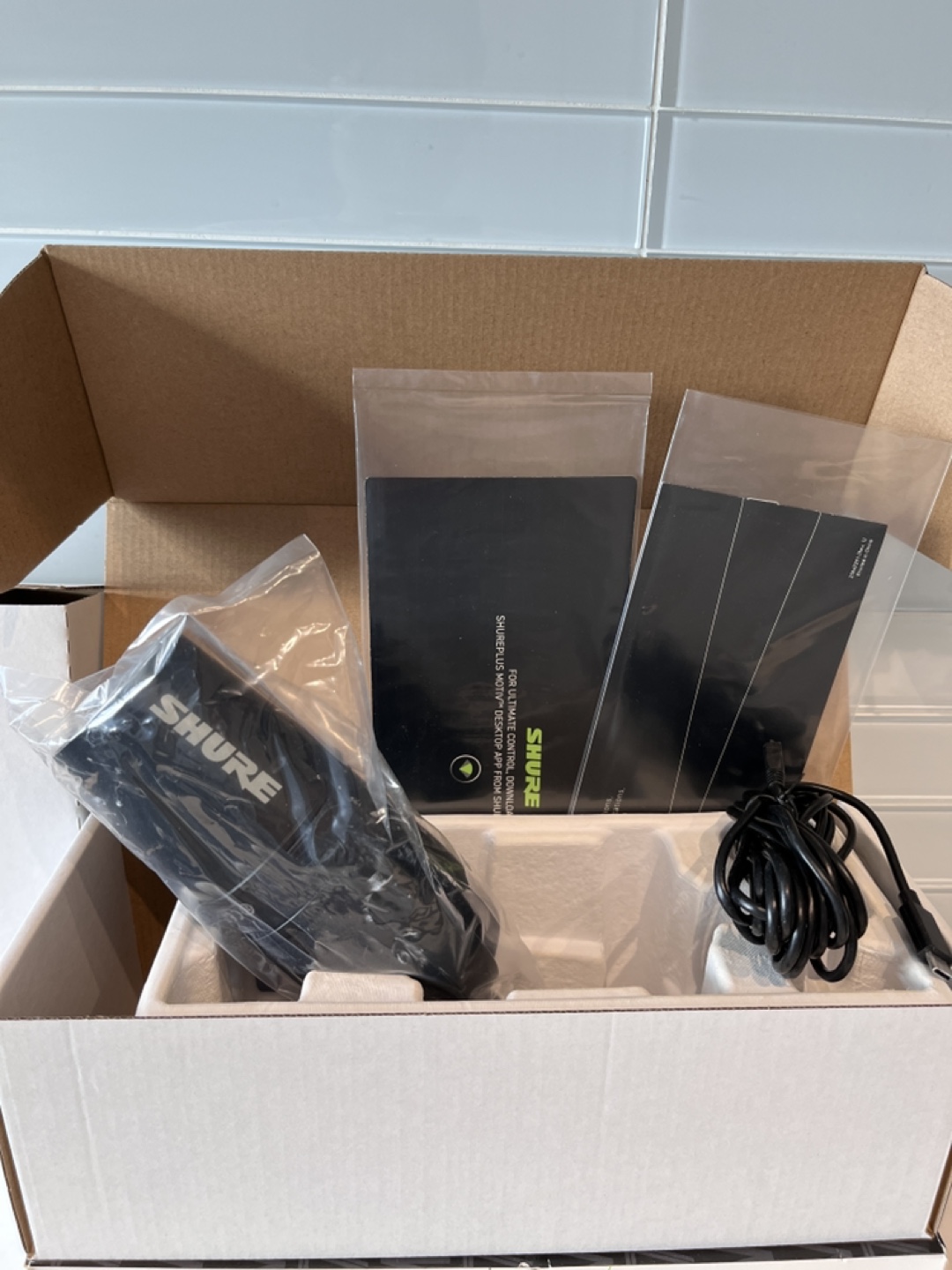 Shure MV7 Podcast Kit - Black - photo 3
