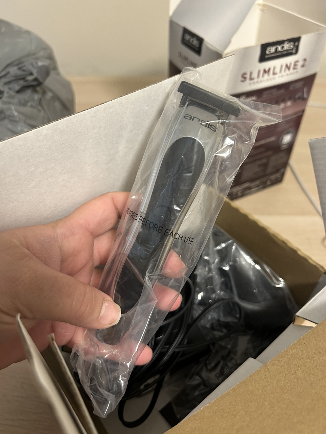 Andis Slimline 2 Cordless Trimmer Kit - photo 5