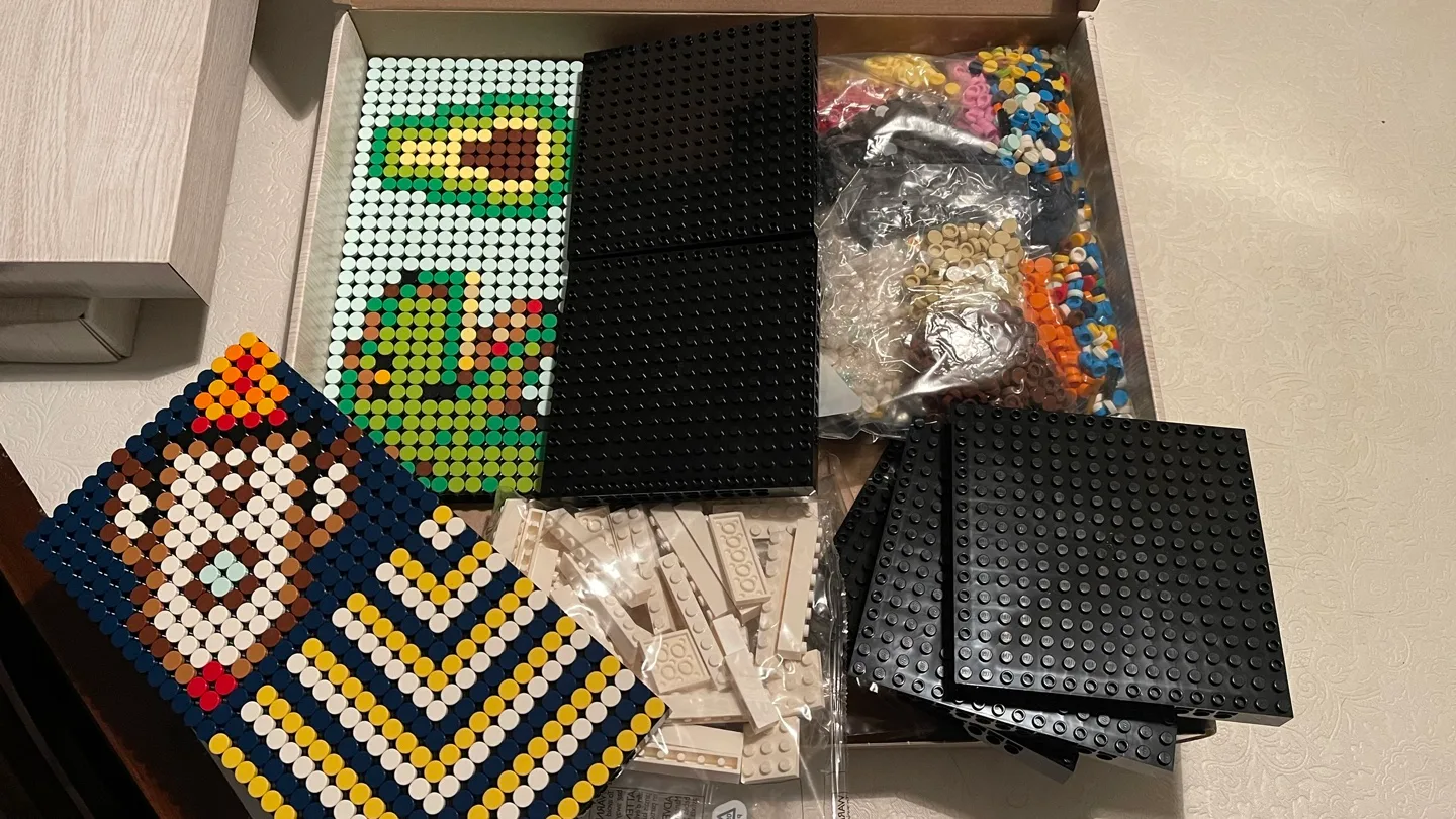 LEGO Art Project 21226 Create Together Opened Box image indicator(2)