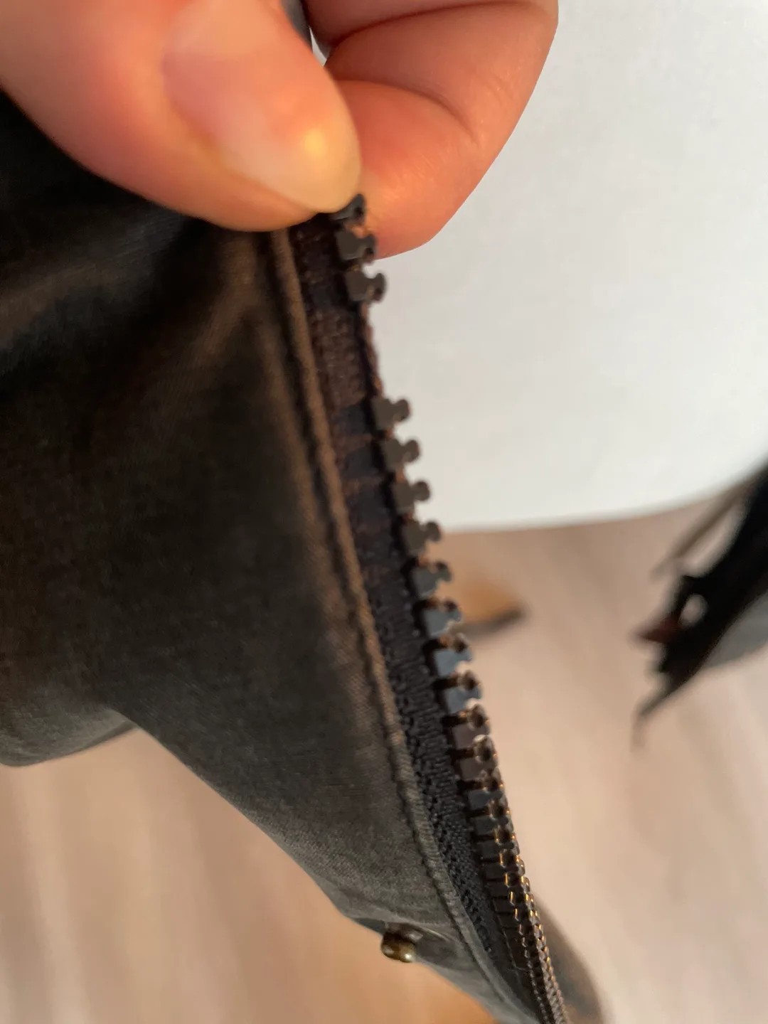 Roots hooded jacket image indicator(5)