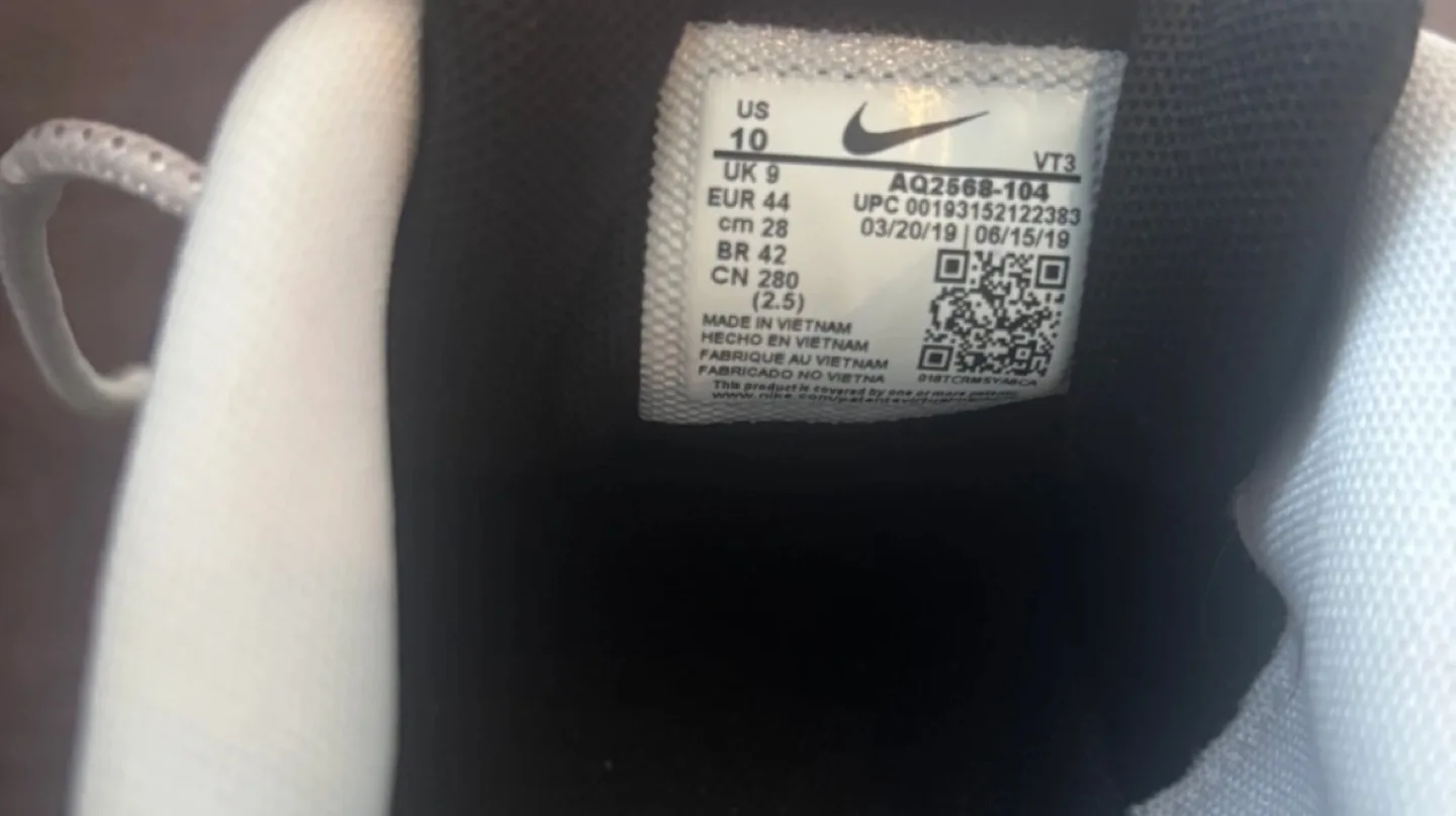 Nike Air Max 200 Sneakers - Size 10 image indicator(3)
