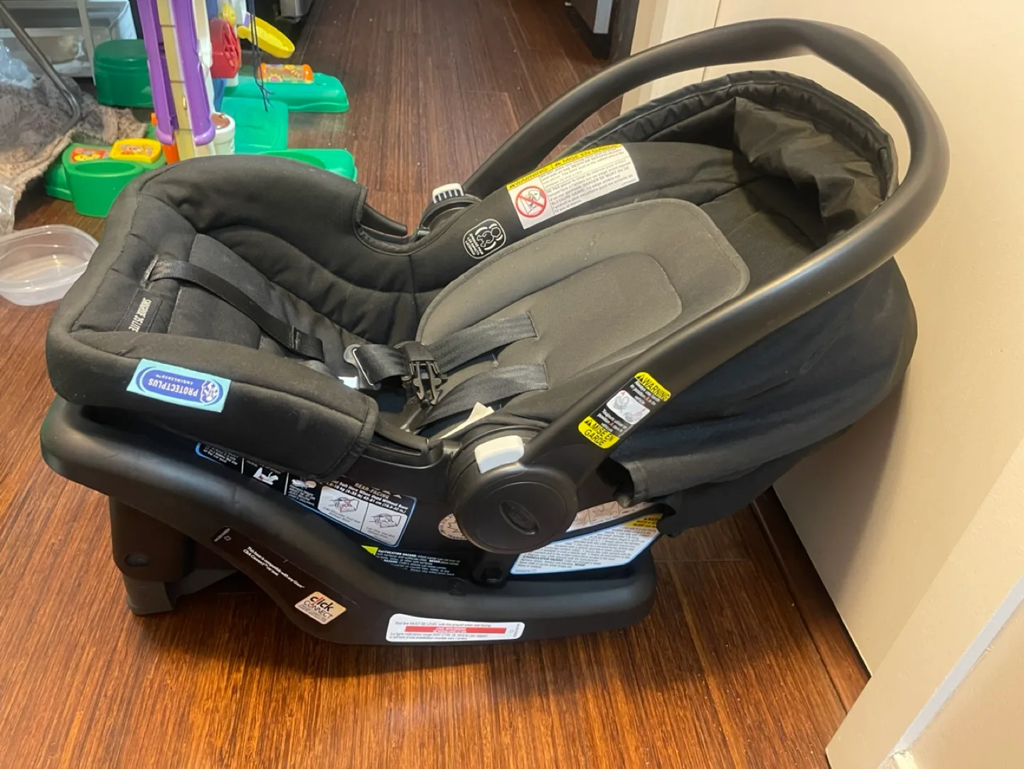 Graco SnugRide 35 Lite Infant Car Seat with base+weather Shield image indicator(3)