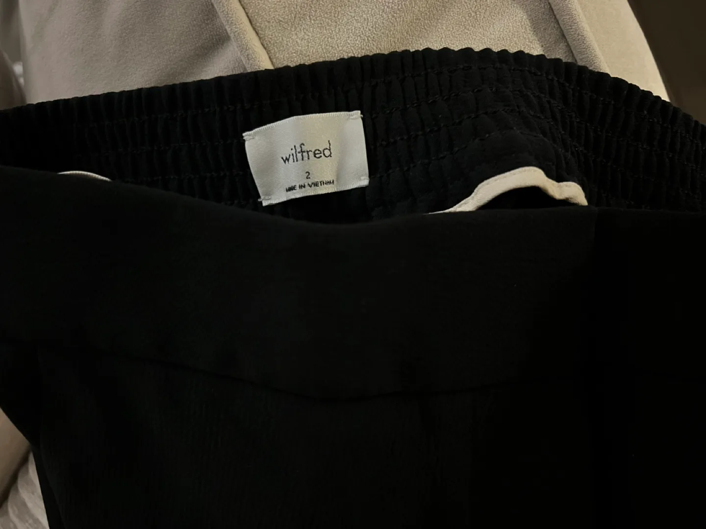 (New without tags) Aritzia - Wilfred Alanya Black Pants size 2 image indicator(5)