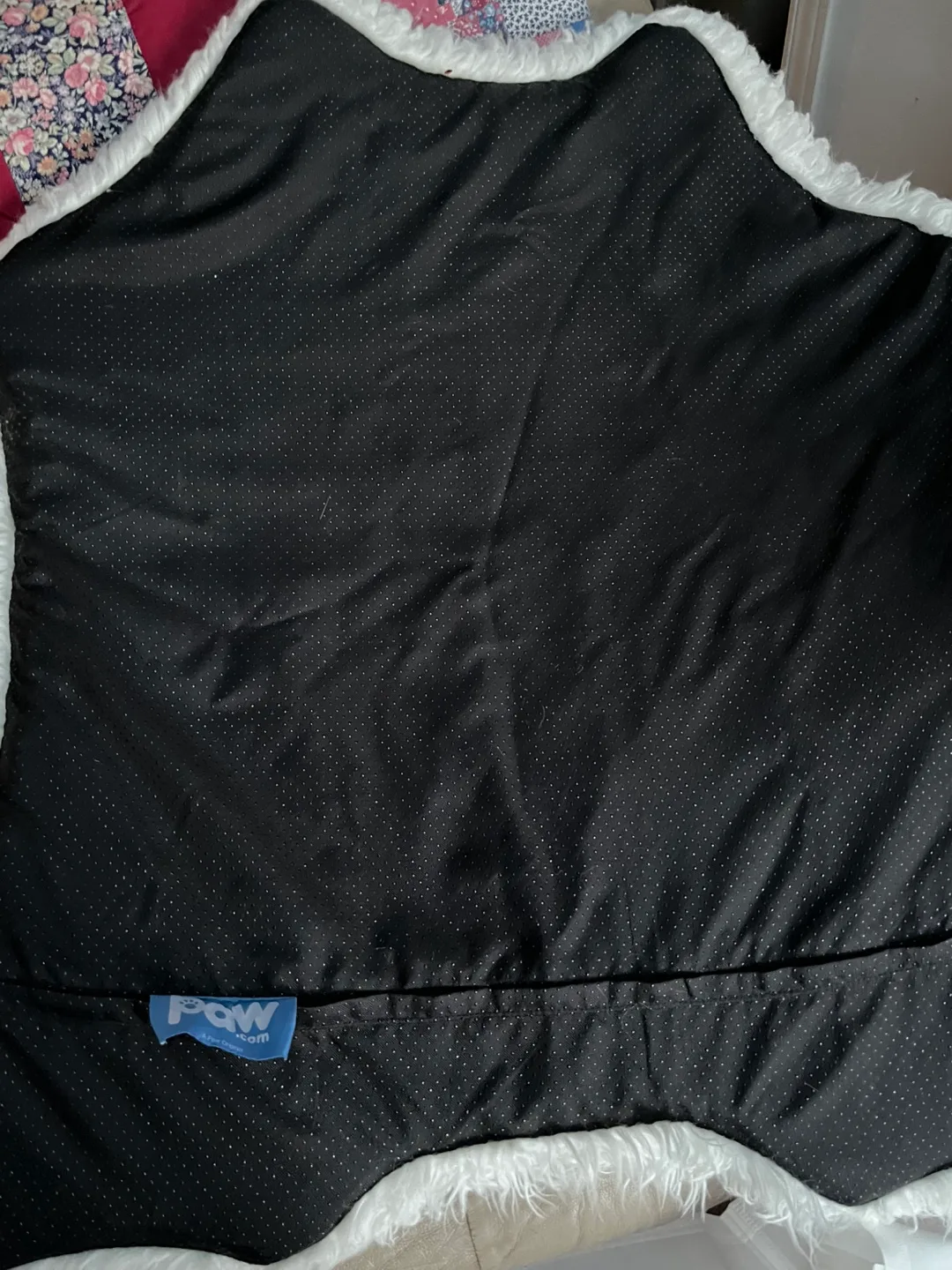 White Fluffy Rug/ dog mat image indicator(2)