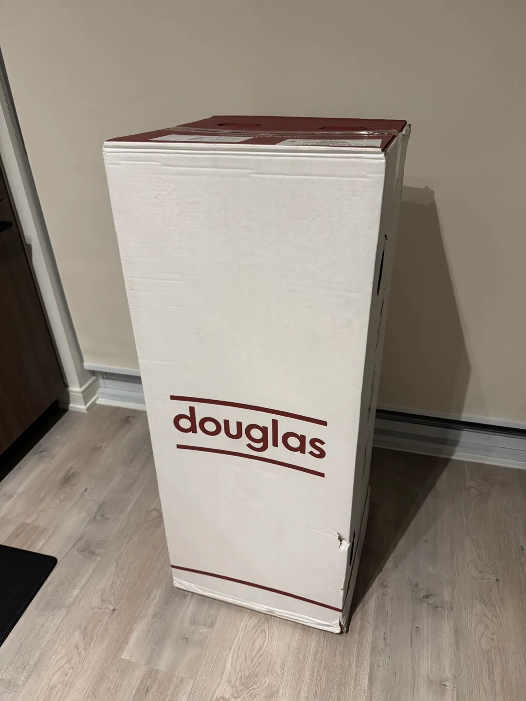 Douglas Mattress in box: original price 903 cad thumbnail