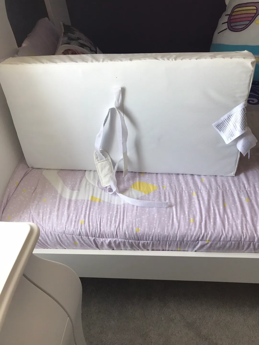 White diaper changing Pad image indicator(3)