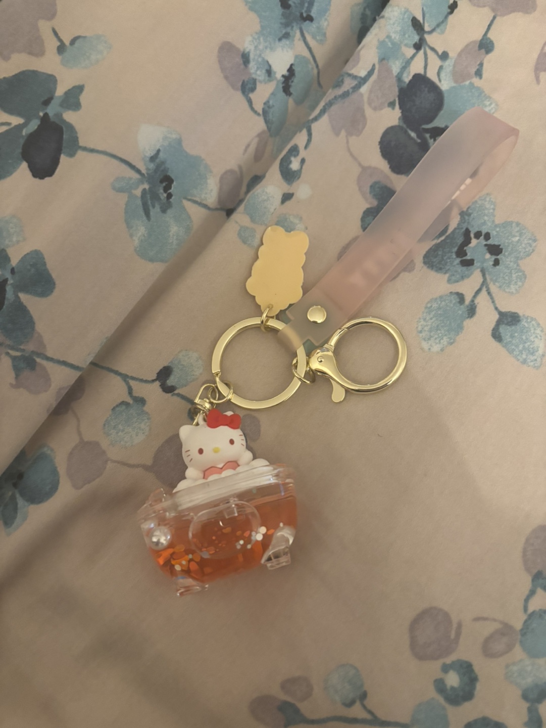 Hello Kitty Keychain with bath tub charm