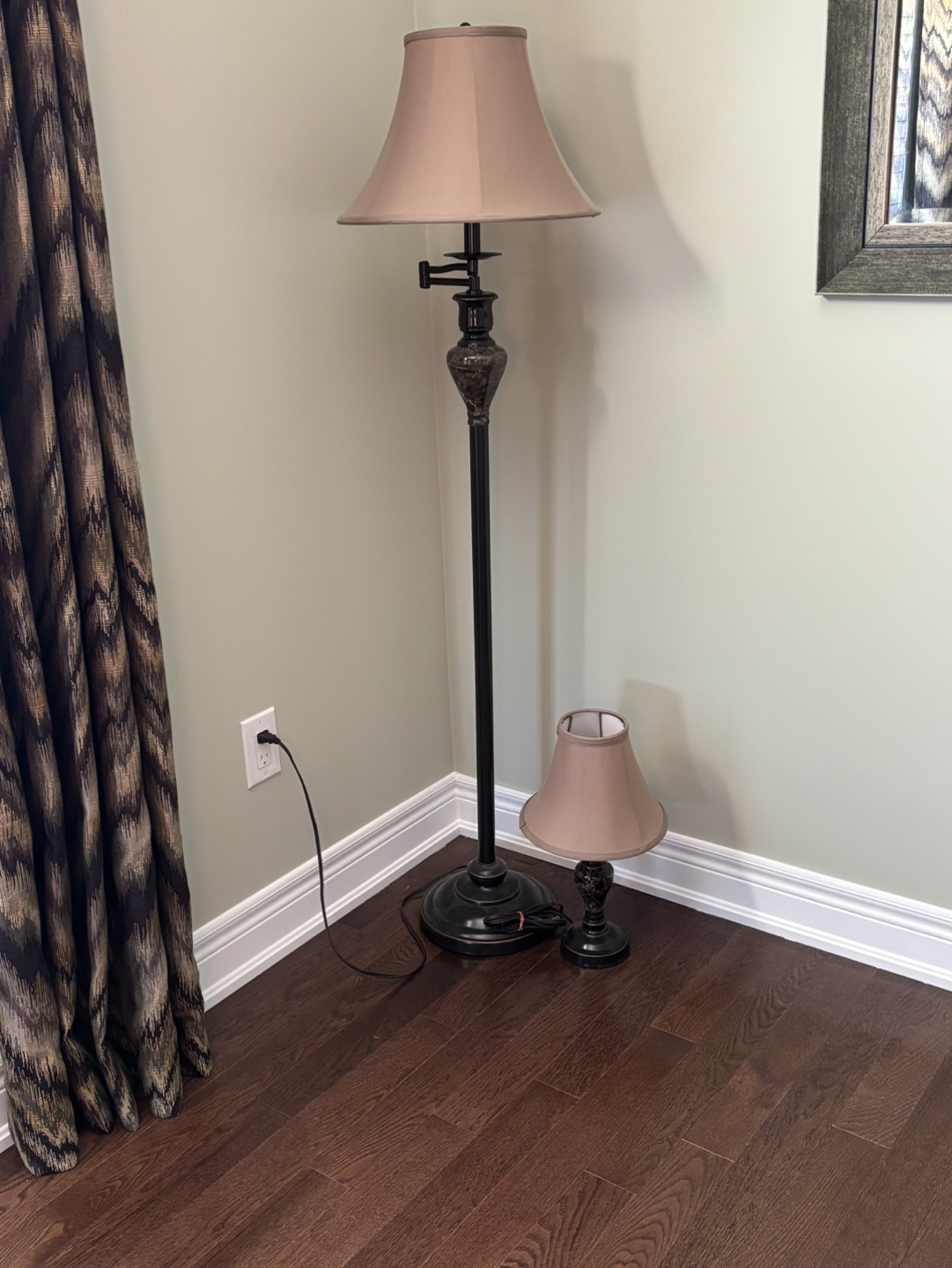 Matching Table and Floor Lamps - photo 3