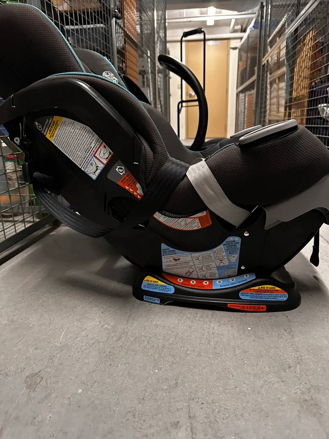 Graco Extend2Fit Convertible Car Seat thumbnail