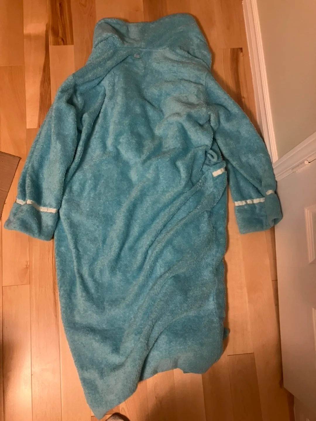 Women's Teal Plush Robe - Size Medium image indicator(3)