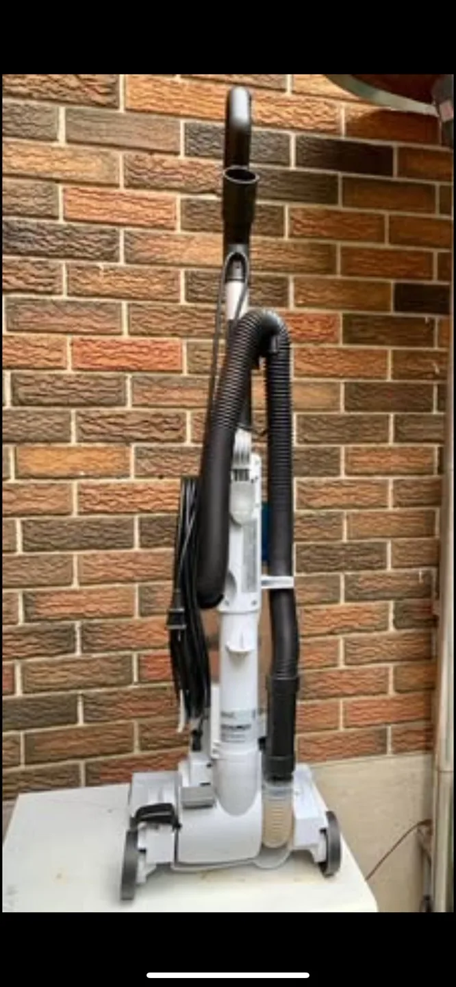 Pet Vacuum Bissell Bagless Upright image indicator(3)