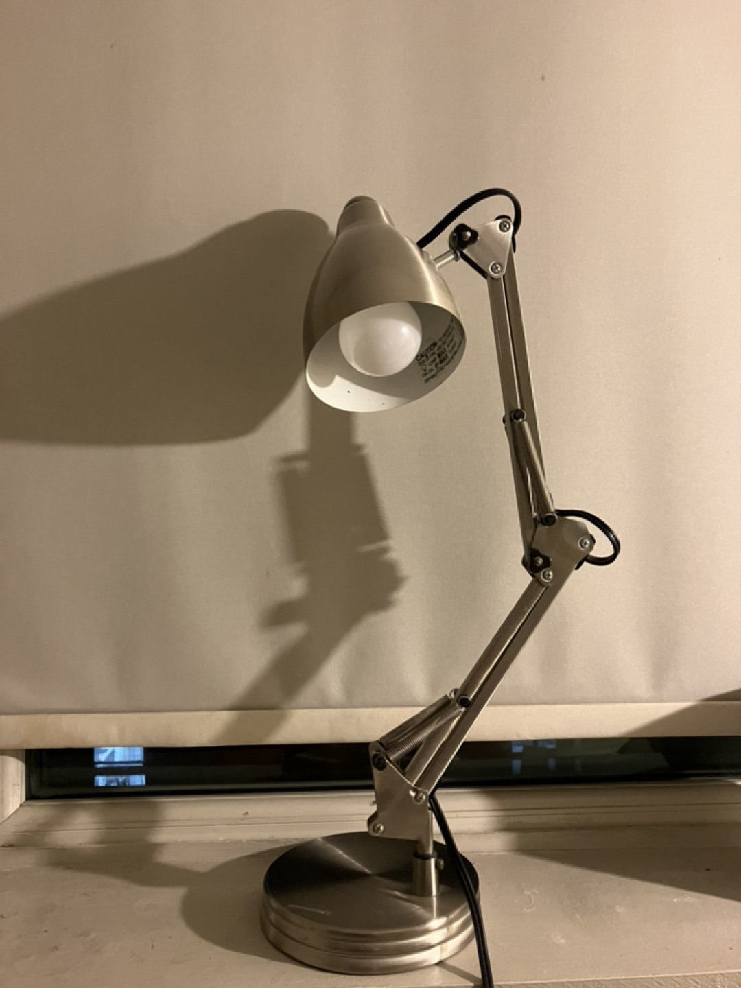 Adjustable Desk Lamp - Modern Metal Design