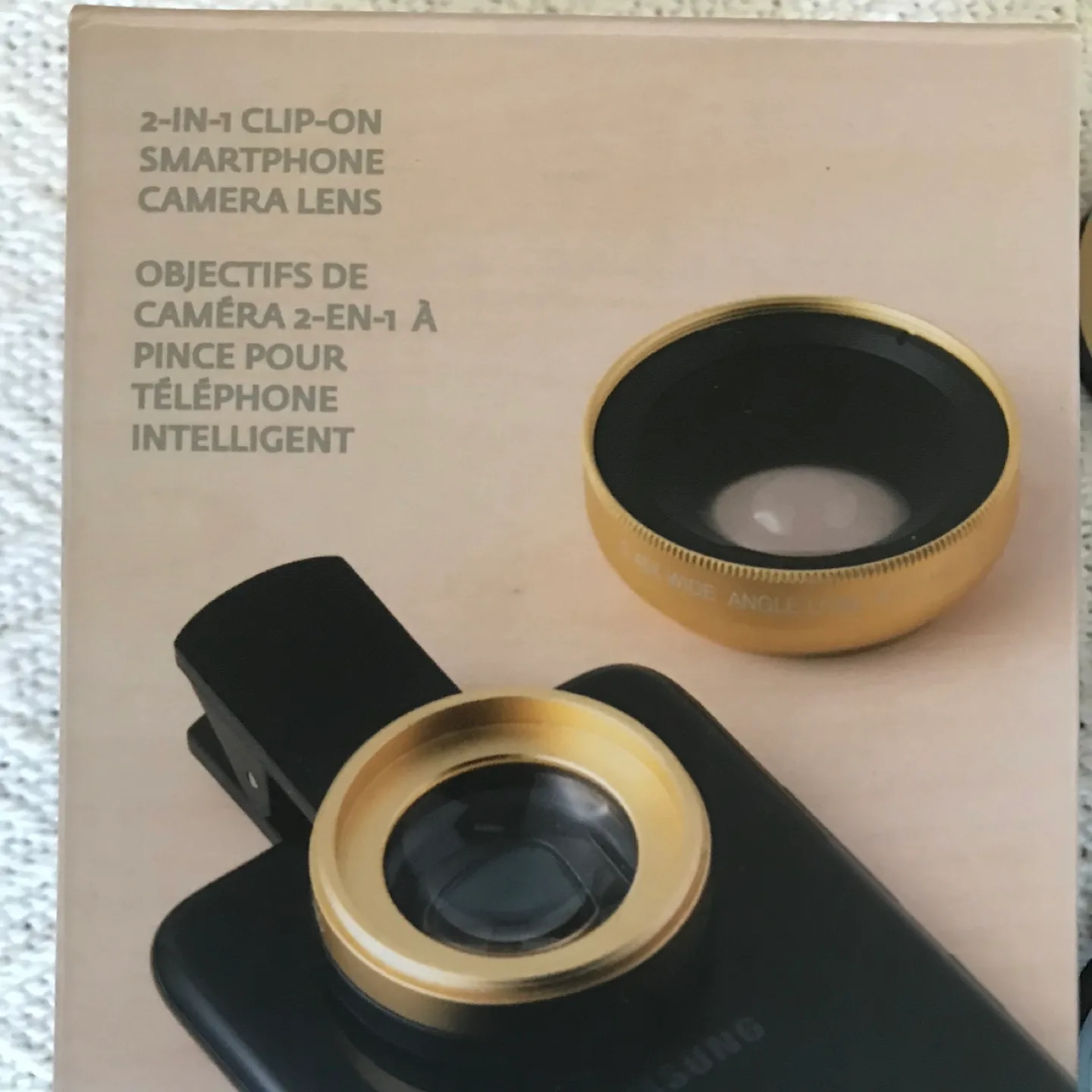 2-in-1 Clip-on Smartphone Camera Lens Kit image indicator(3)