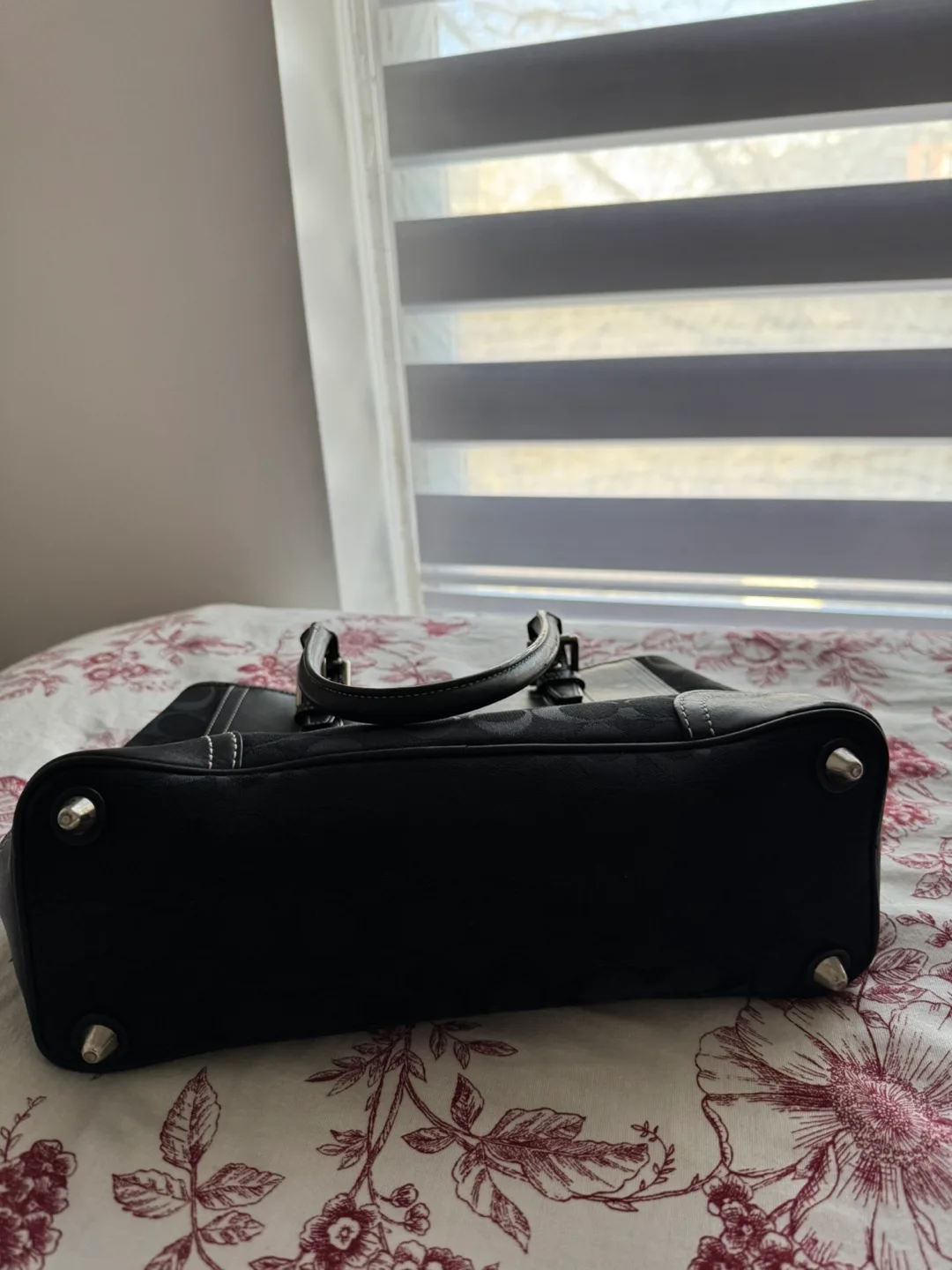 Coach Black Signature Tote Handbag image indicator(3)