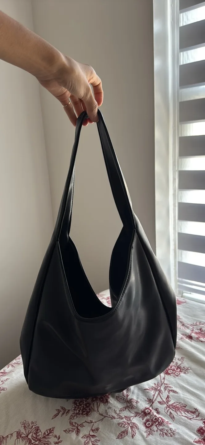 Black Leather Hobo Bag image indicator(2)