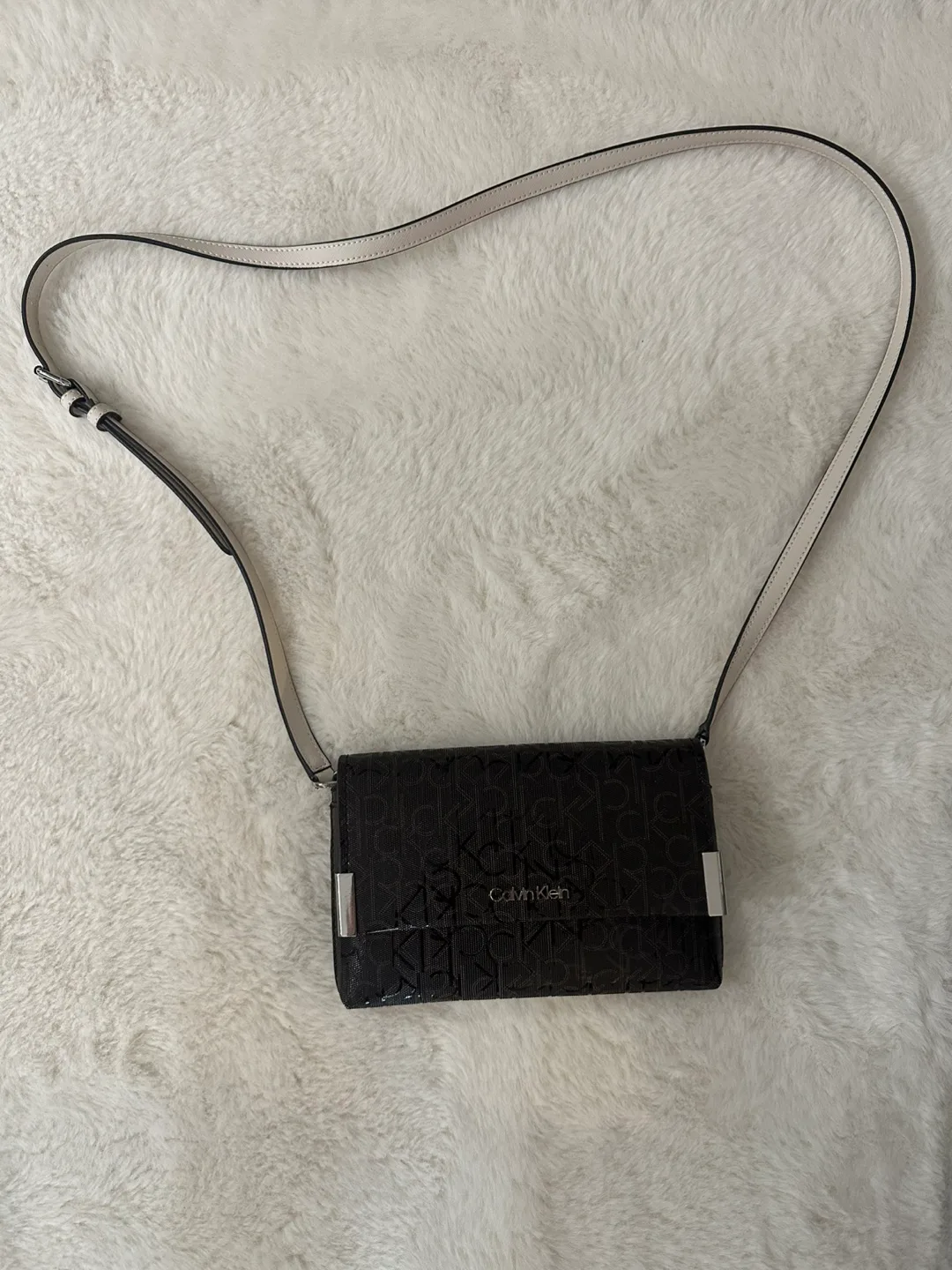 New Calvin Klein brown Crossbody Bag image indicator(2)