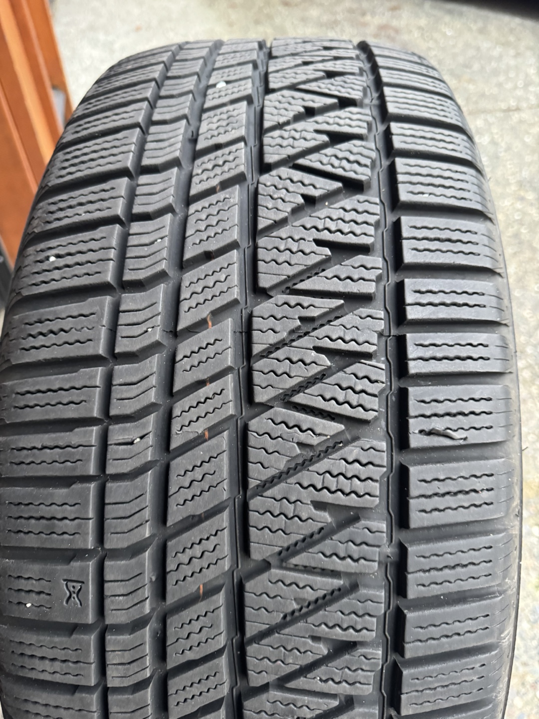 Kumho Wintercraft WS71 Winter Tires - 275/45 R21 110V - photo 4