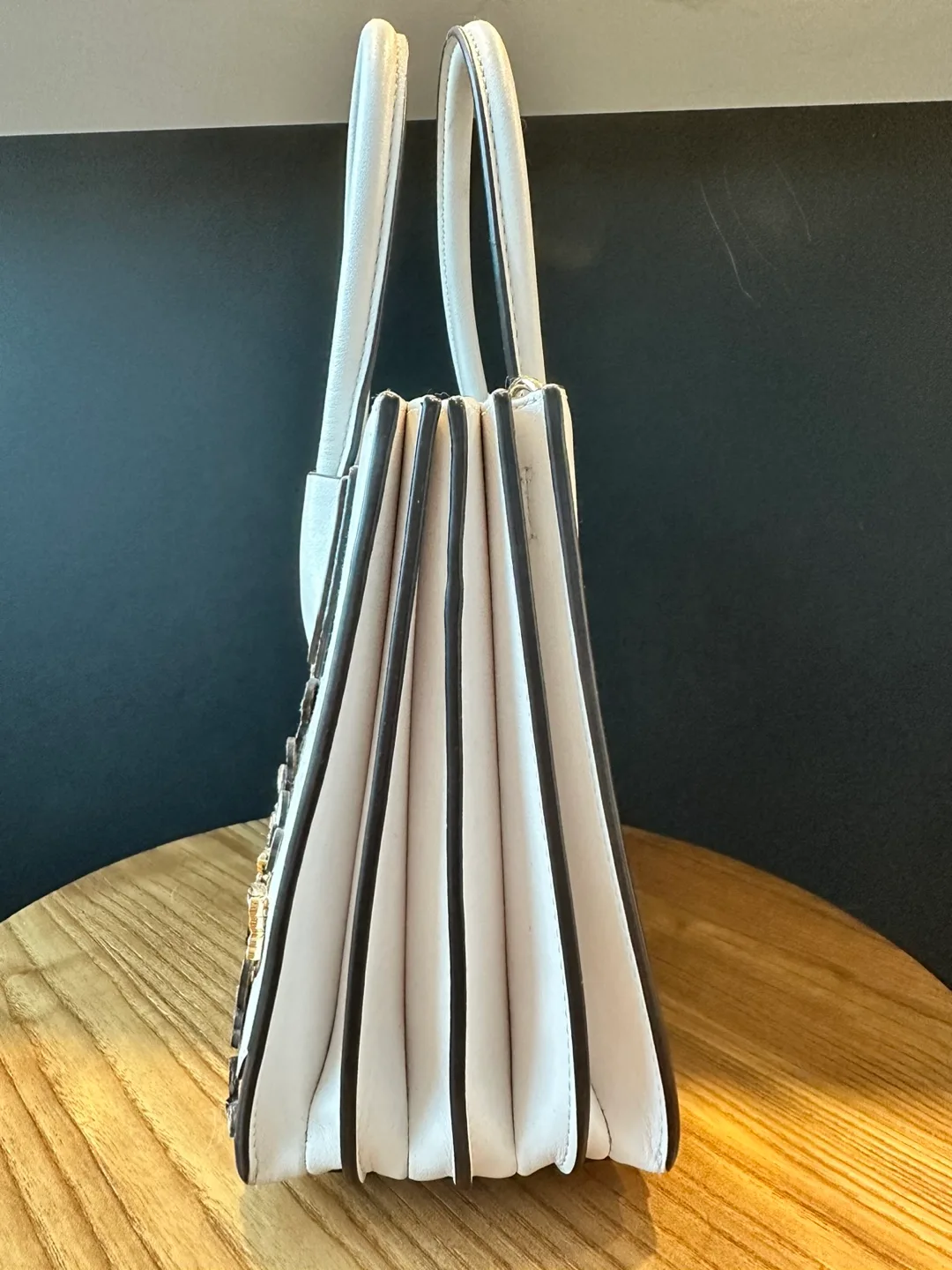 Michael Kors Mercer Gallery Small Butterfly satchel image indicator(4)