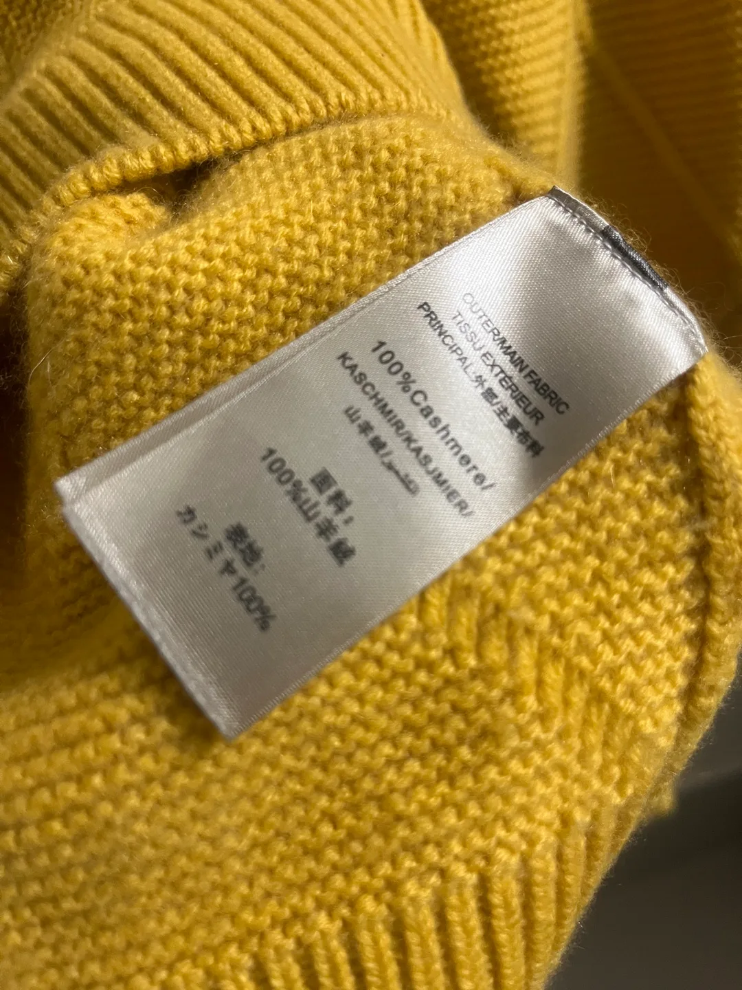 Yellow Cashmere Sweater image indicator(5)