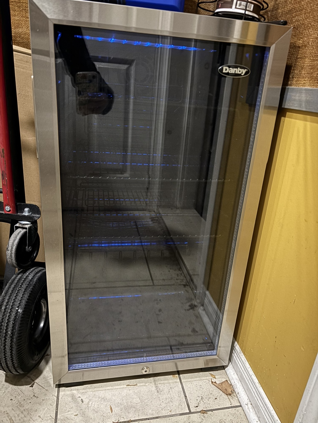 Danby 46-Can Beverage Cooler - photo 2