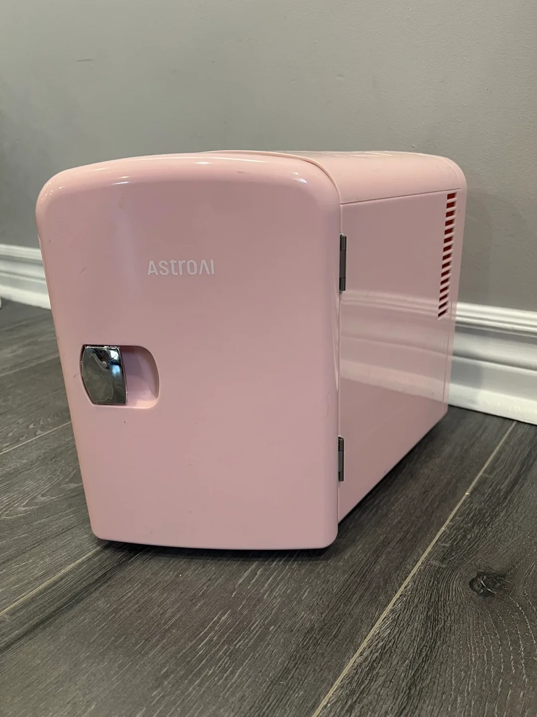 Pink AstroAI Mini Fridge image indicator(3)