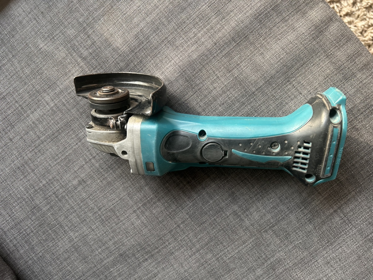 Makita 18V Cordless Angle Grinder - photo 4