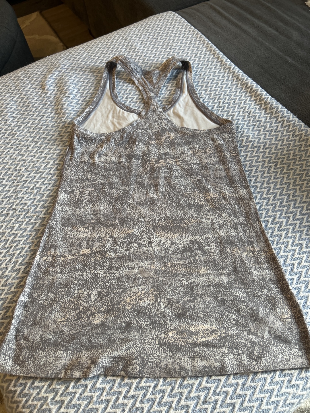 Lululemon Racerback Tank Top - Size 6 - photo 2