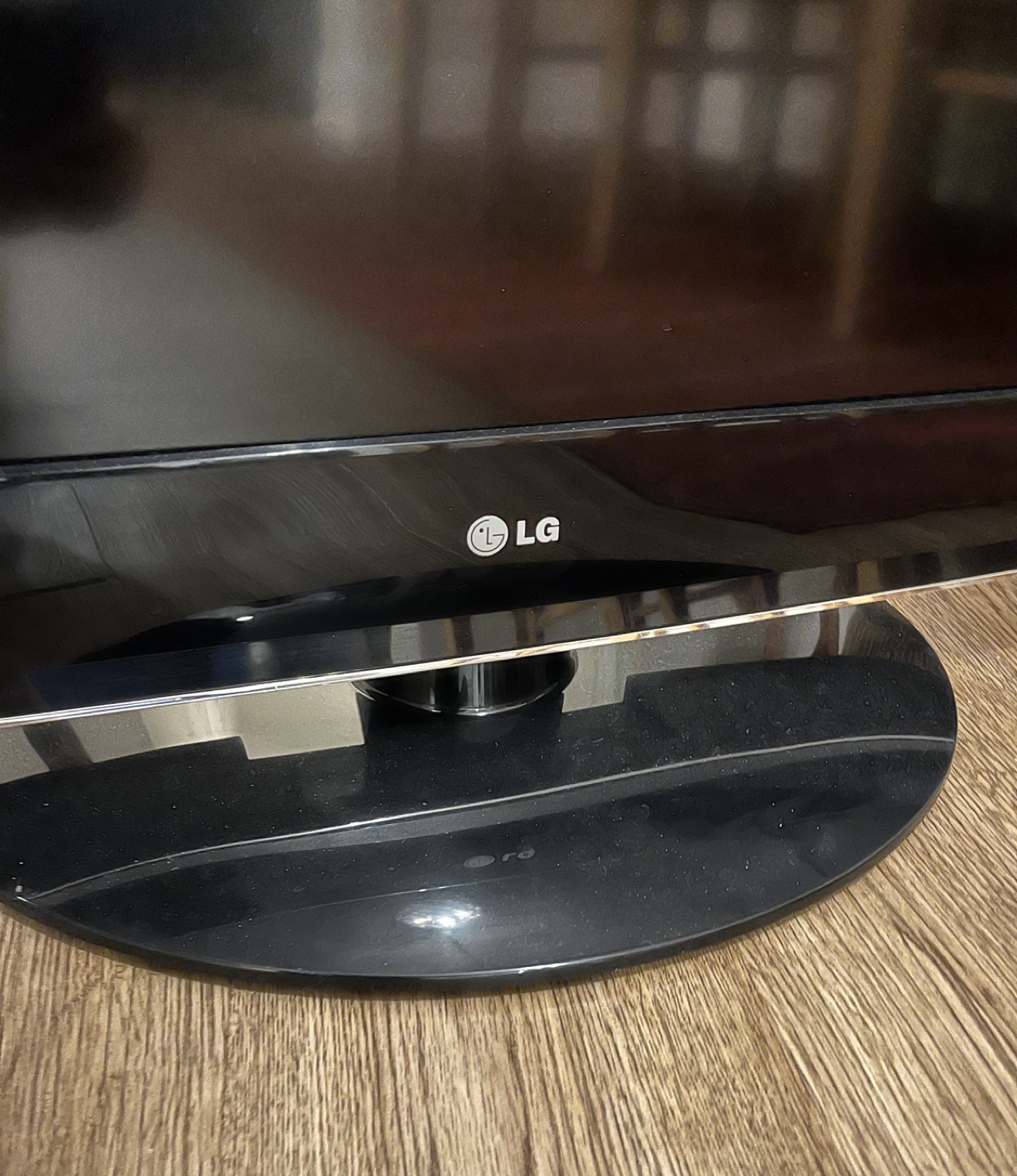 LG 46 inch Flatscreen TV - photo 2