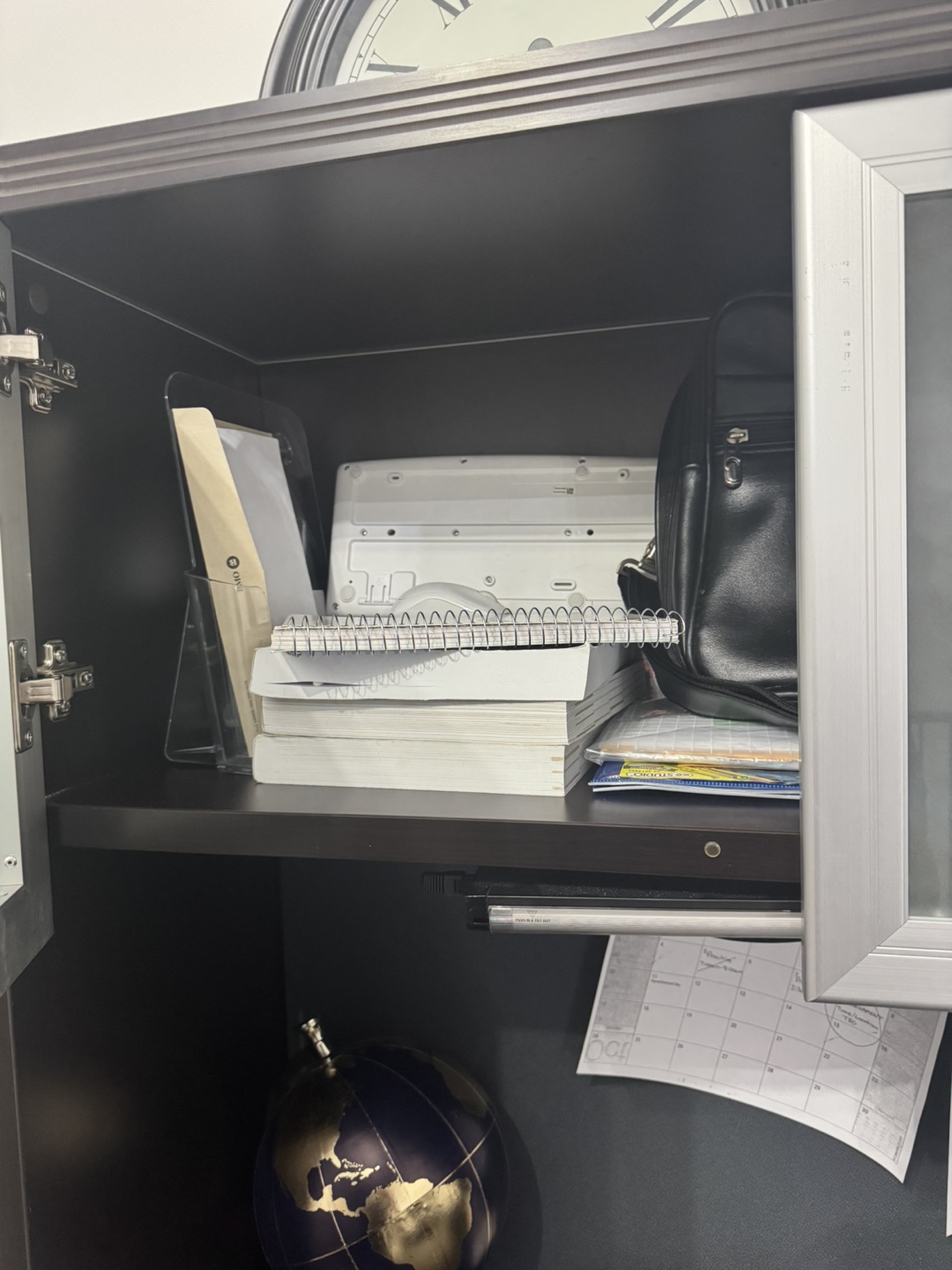 Spacious L-Shaped Office Desk – $100 - photo 3