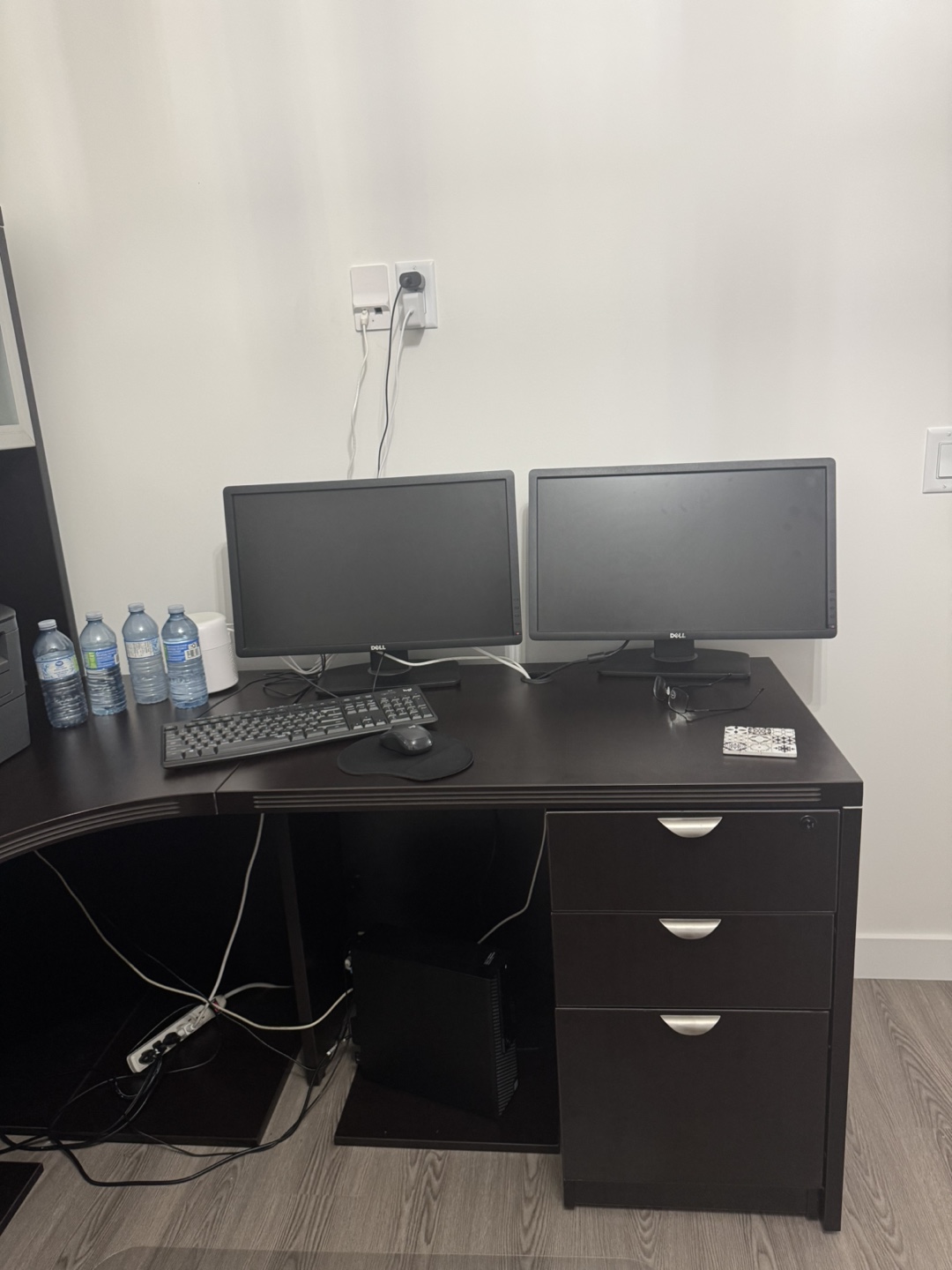 Spacious L-Shaped Office Desk – $100 - photo 2