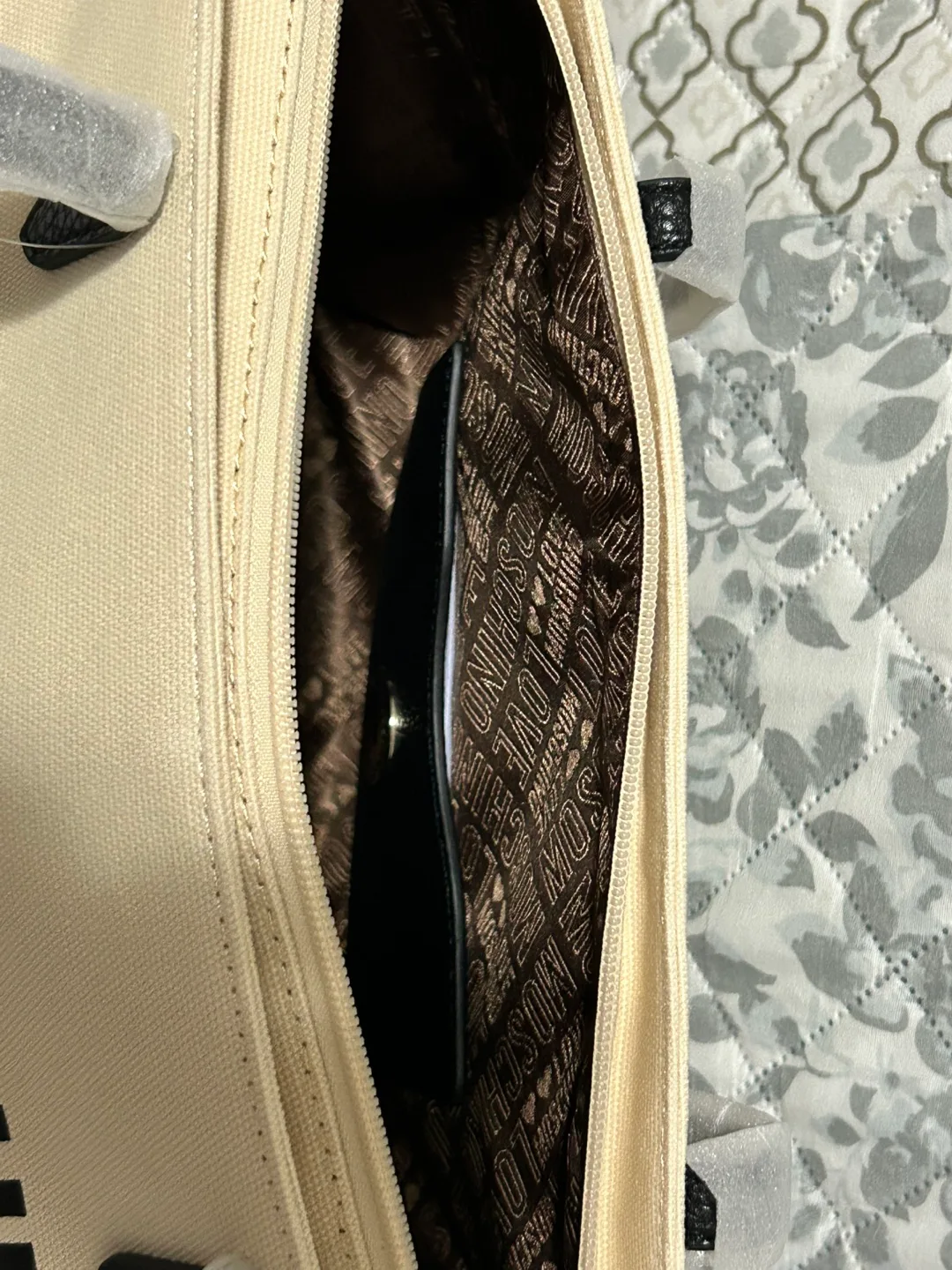 Love Moschino Beige Tote Bag with Red Heart image indicator(4)