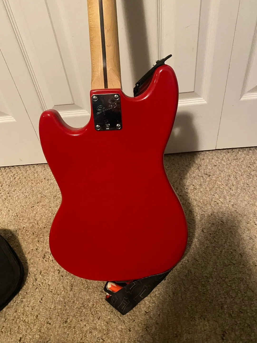 Squier Bronco Bass Guitar - Red image indicator(3)