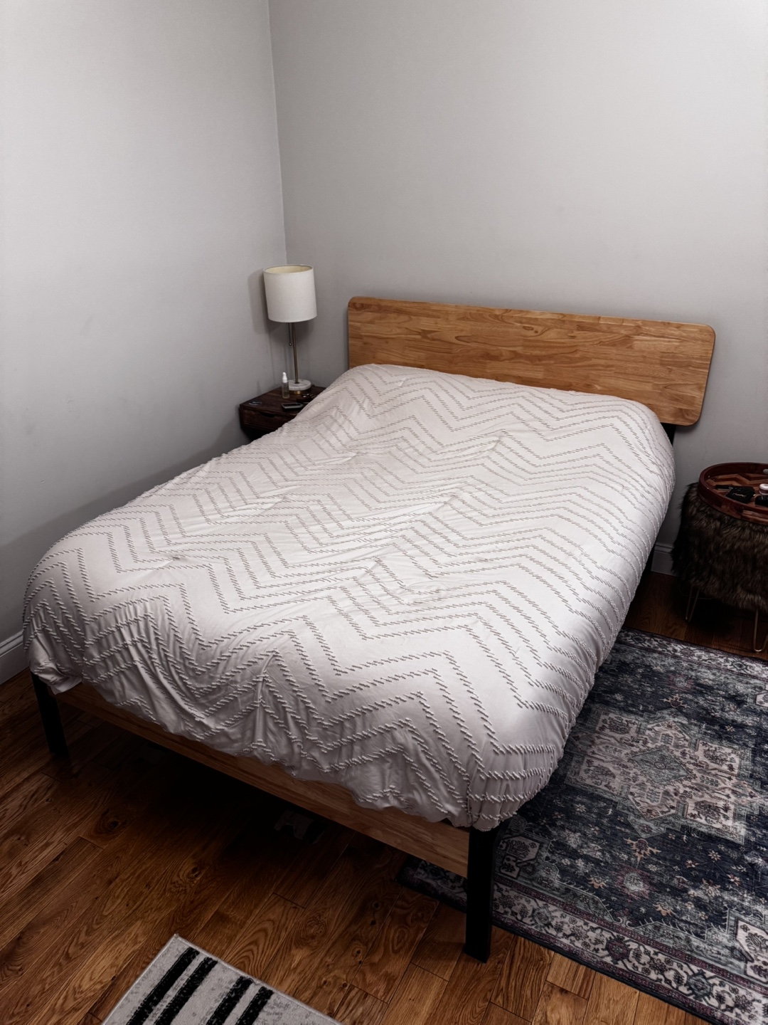 Full-Size Mattress & Wood Platform Bed Frame - photo 4