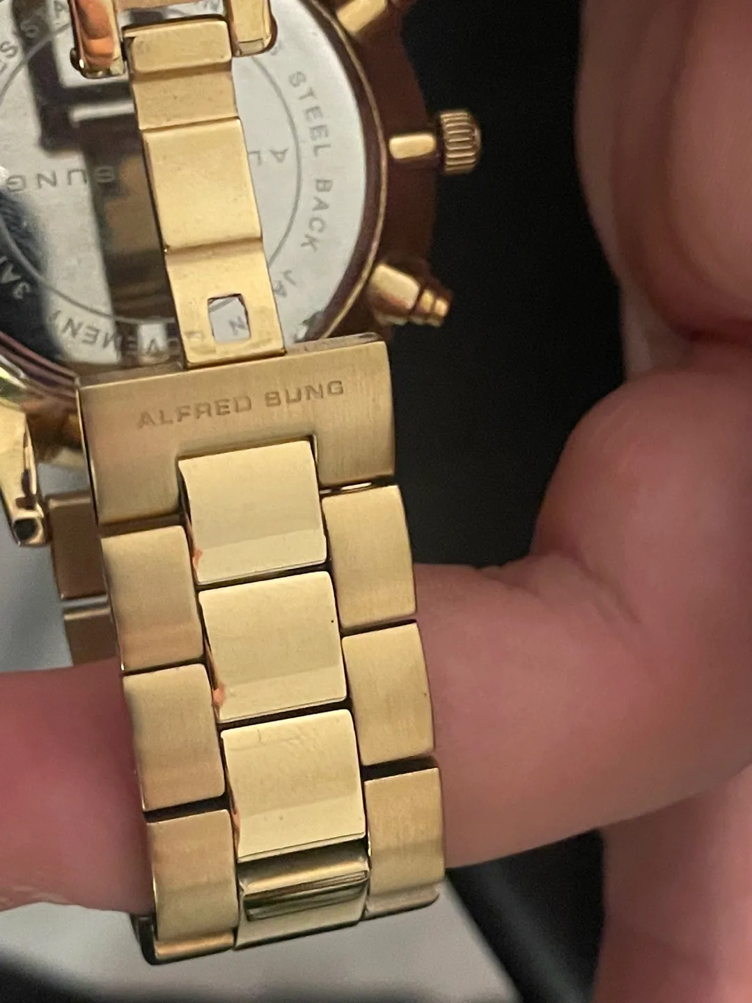 Alfred Sung Men's Gold with Green Face watch image indicator(3)