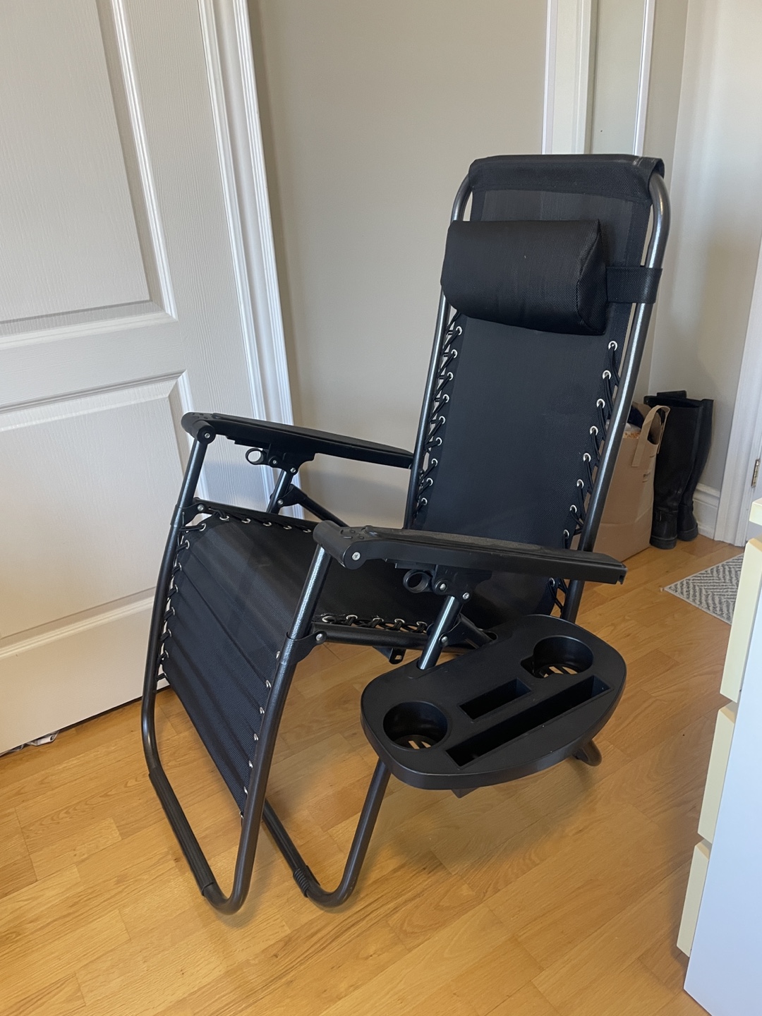 Relaxing Zero Gravity Recliner Chair with Cup Holder - photo 2