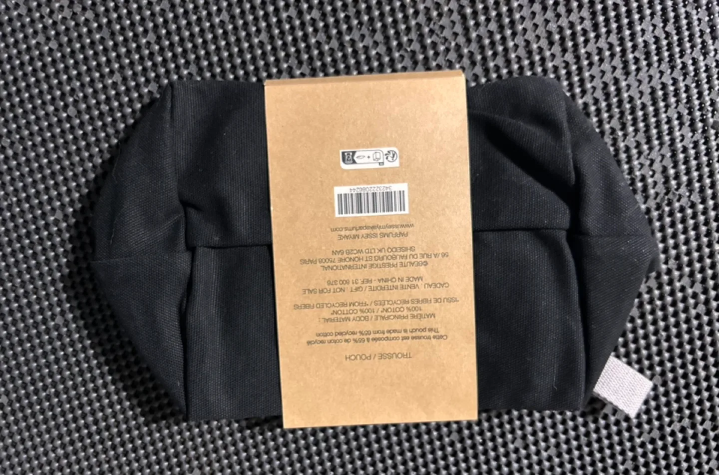 Issey Miyake Parfums Black Canvas Pouch image indicator(7)