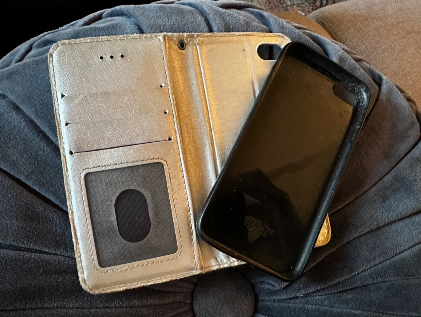 iPhone SE or 7/8 Cases image indicator(4)